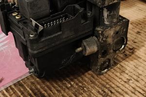 Pompa ABS originale Bosch coupé/Delta 