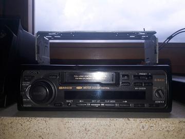 Autoradio della Sony con casse