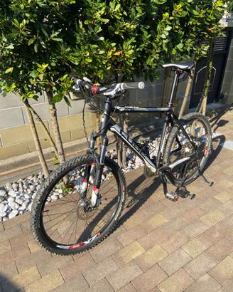 MTB CUBE ACID 26”