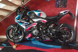 Bmw m 1000 r