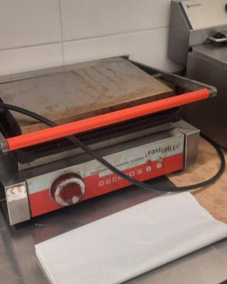 attrezzature per bar pizzeria ecc