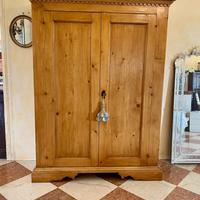 Armadio in legno massello
