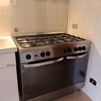Cucina 5 fuochi a gas con forno e grill
