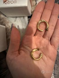 Orecchini in bronzo color oro