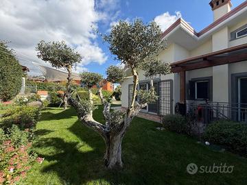 Villetta a schiera di 130 m² con 5 locali a Grotta
