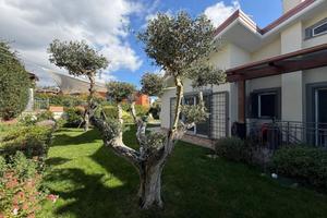 Villetta a schiera di 130 m² con 5 locali a Grotta