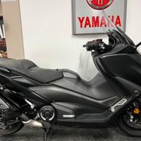 Yamaha tmax 560