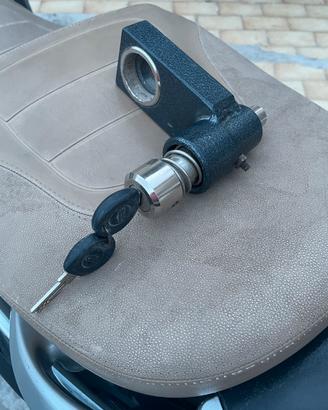 Blocca disco piu batteria yamaha X- MAX