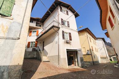 CASA INDIPENDENTE A VALVESTINO