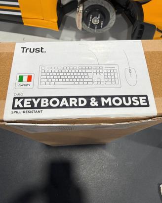 Trust Taro tastiera e mouse USB IT nuovo