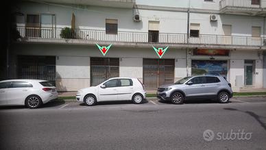 Due locali comunicanti fronte strada