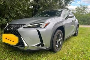 Lexus  UX in condizioni pari al nuovo