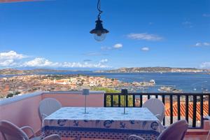 Trilocale con terrazzo e doppi servizi