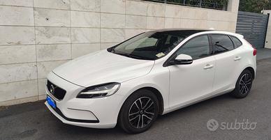 Volvo v40 (2012-2020) - 2018