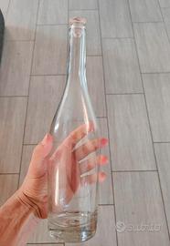 bottiglia di vino con tappo in vetro 