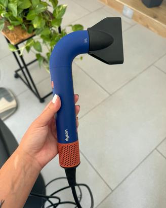 dyson supersonic phone come nuovo
