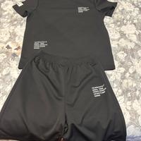 Maglietta e pantalone