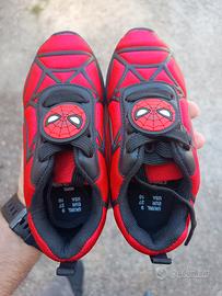 Scarpe Spiderman, usate pochissimo 