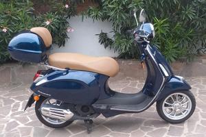 Vespa Primavera 150 con optional LEGGERE
