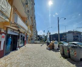 NEGOZIO A NAPOLI