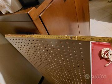 Pannello forato in metallo porta utensili / Pegboa