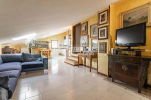 AMPIO 3 LOCALI MANSARDATO IN PLURIFAMILIARE