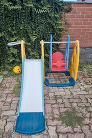 Scivolo e altalena per bambini