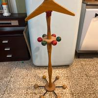 Appendi abiti Omo morto