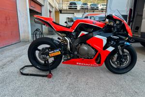 Honda CBR 1000 RR 2006 - Pronto pista