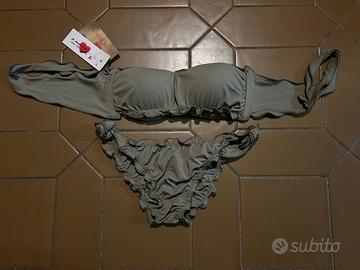 Bikini salvia con coppe nuovo.