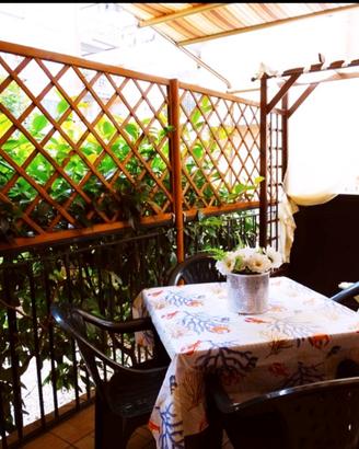 Ostia casa vacanze giardino posto auto