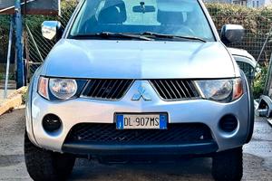 MITSUBISHI L200 2.5 DI-D/136CV Club Cab Invite