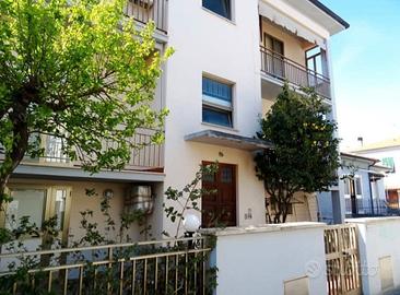 Cecina mare, 150m dal mare, 9 posti letto