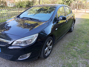 Opel Astra 14 gpl