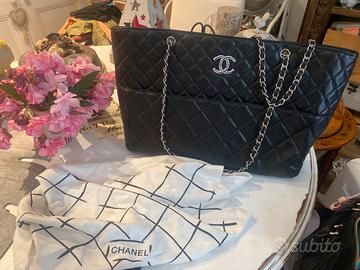 Borsa modello chanel