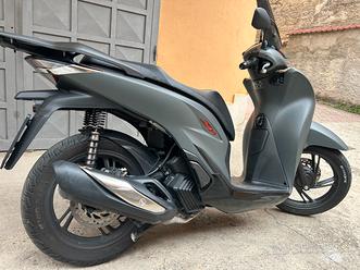 Sh 125 Vendita in Motori a Benevento e provincia