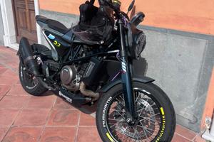 Husqvarna svartpilen 701