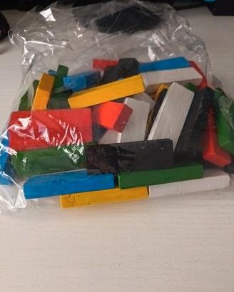 mattoncini di legno colorati