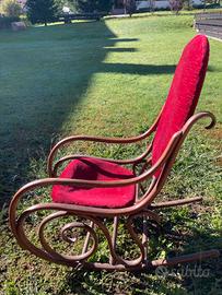 Poltrona dondolo Thonet