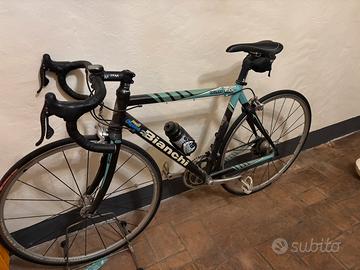 Bici da corsa bianchi ufficiale pennelli cinghiale