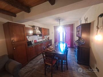 Vivi la montagna: bilocale arredato in centro Oulx