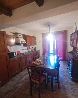 Vivi la montagna: bilocale arredato in centro Oulx