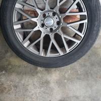 Gomme e cerchi da 17 "