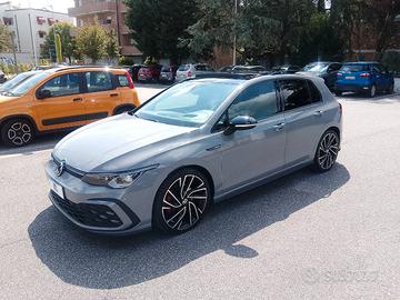 Volkswagen Golf 2.0 tdi GTD 200cv dsg