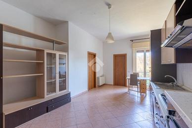 3 LOCALI A RONCIGLIONE