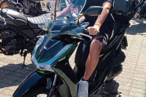 Scooter Honda SH 125 ABS "Vetro"