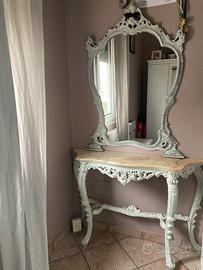 Consolle e specchio stile Liberty
