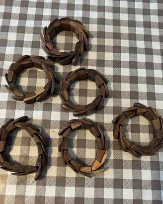 Bracciali nuovi in legno cadauno €5