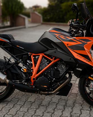 KTM 1290 Super Duke GT - Full Optional da vetrina