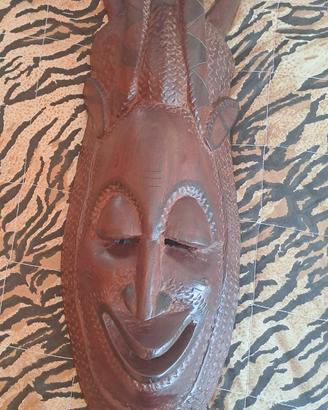 Maschera in legno